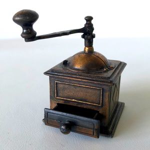 VNTG Play Me metal sharpener